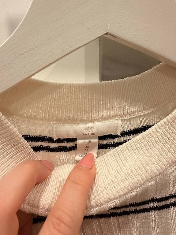Pullover & Sweatshirts: H&M gestreifter Ripp-Pullover  XS – Gebraucht aus Zizers von giu_rr68 3