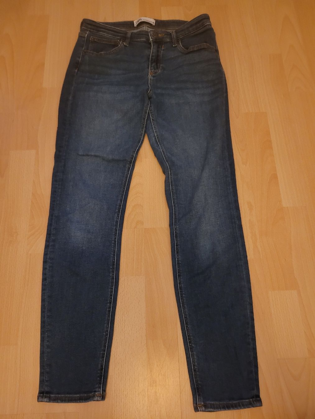 Zara Jeans: Hose Zara gr. 40 – D'occasion à Inwil par Flower2325