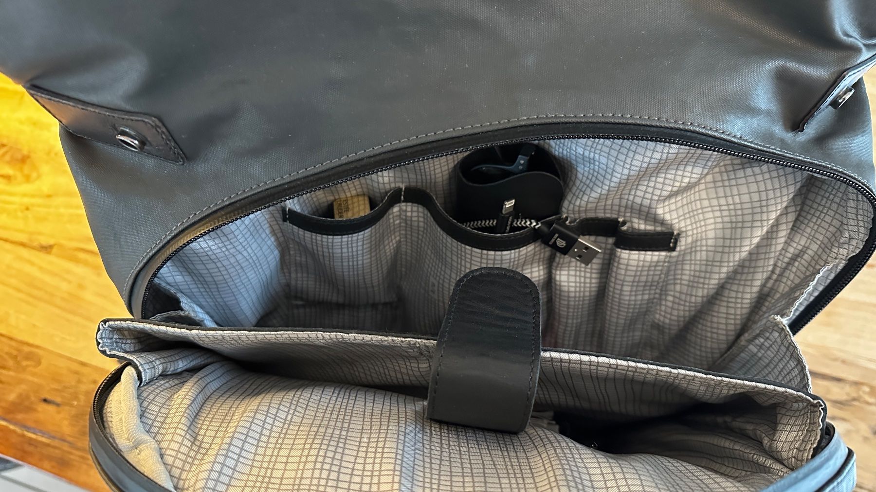 Aunts & Uncles Zaini: Aunts/Uncles Rucksack mit Laptopfach / Leder – Usato da Otelfingen venduto da Kuatsu 6