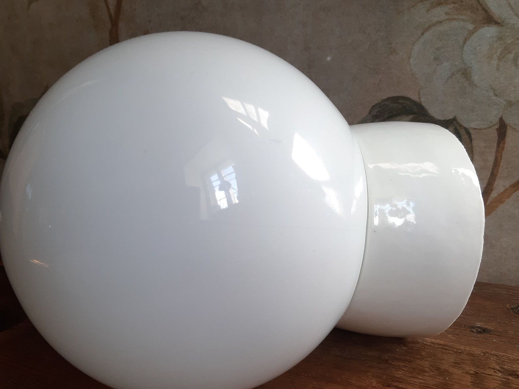 Kronleuchter & Deckenlampen: Alte Kugel Deckenleuchte Glas / Keramik E27 – Gebraucht aus Volketswil von bauteilverwerter 4