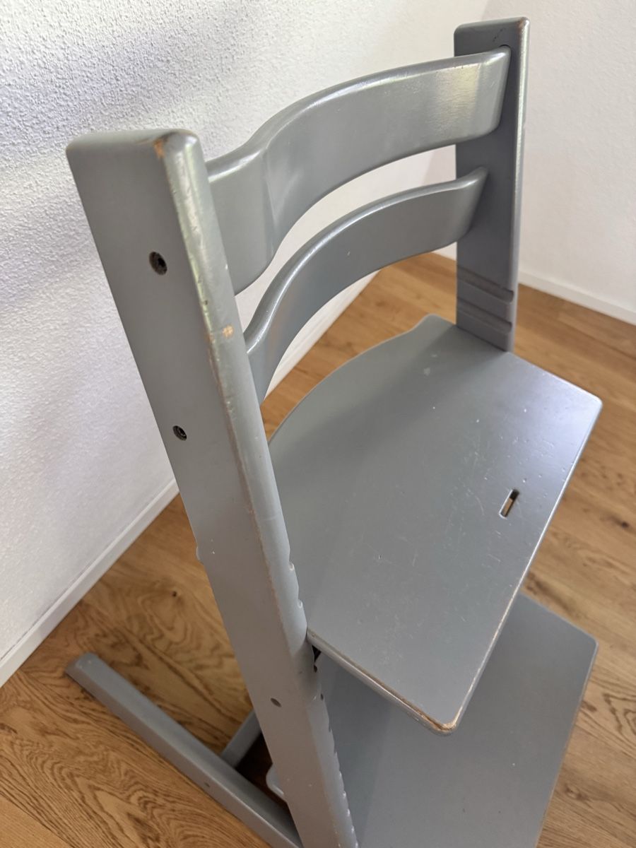 Seggioloni: Stokke Tripp Trapp Kinderstuhl, Grau – Usato da Thun venduto da winklerthun 1