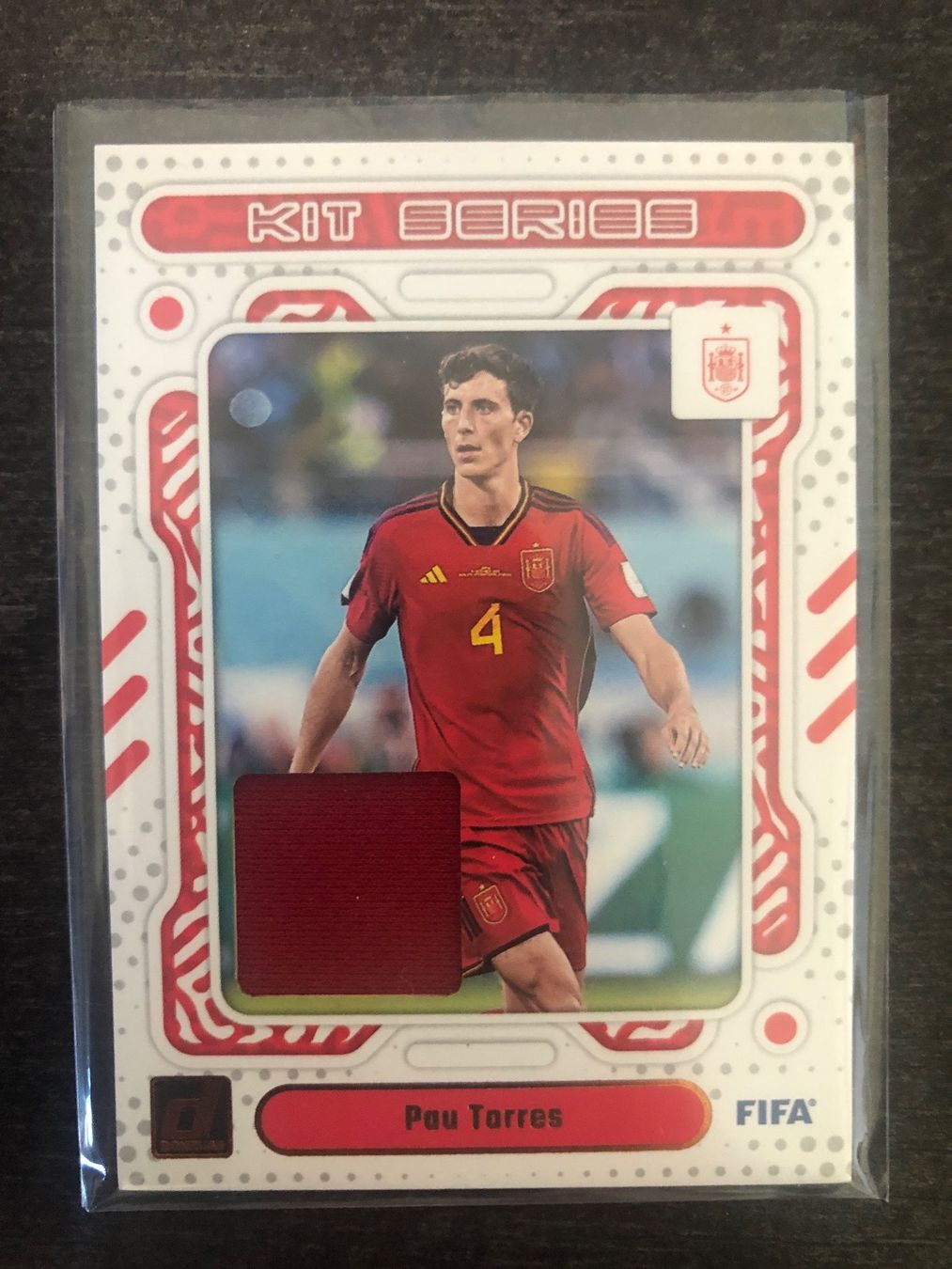 Topps Carte collezionabili: Panini Donruss Pau Torres Spanien Patch – Usato da Wangenried venduto da Garagara