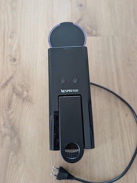 Nespresso Kaffeemaschinen & Espressomaschinen: Nespresso Kaffemaschine – Gebraucht aus Oberkirch LU von ladina022 1