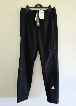 Adidas Herren Sporthose Jogginghose Grösse M Neu mit Etikett