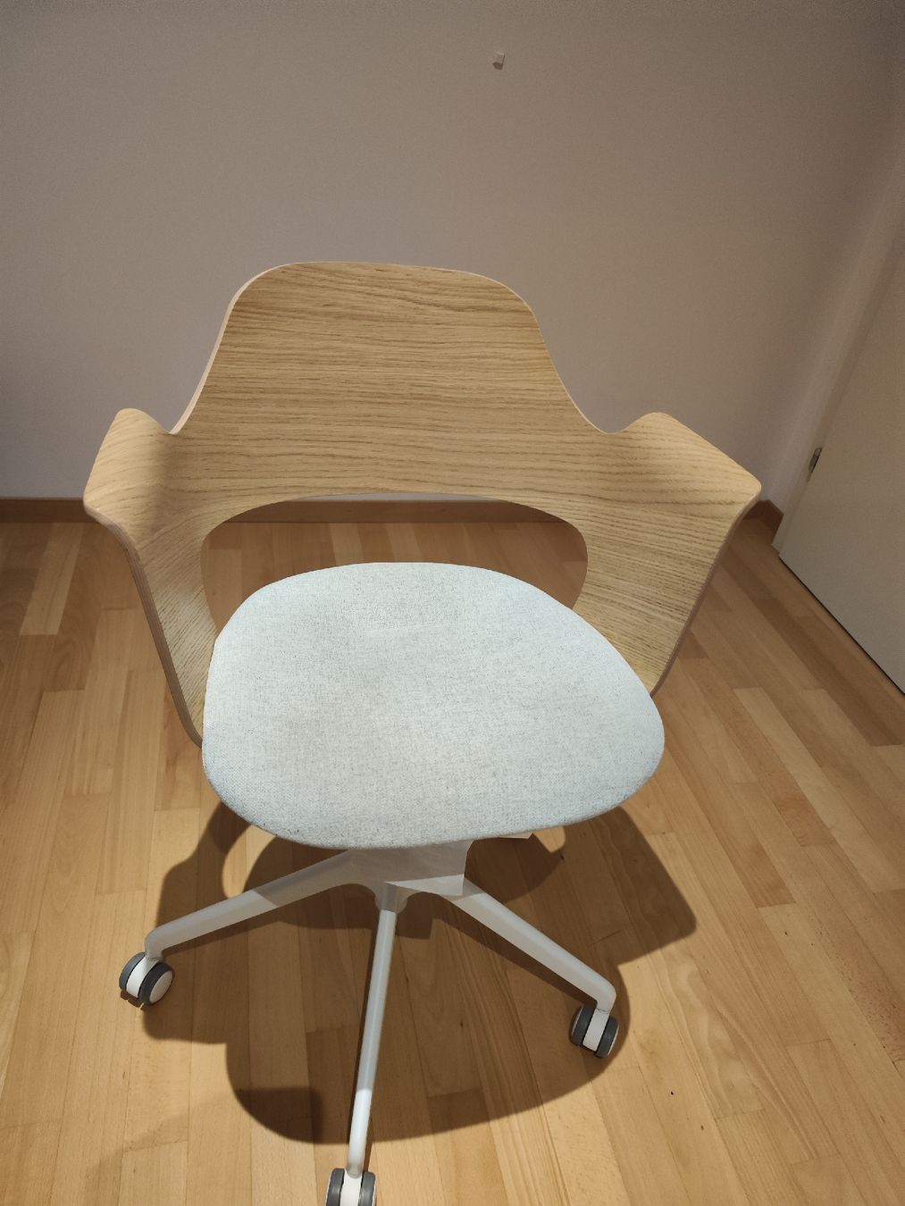 Ikea Stühle: Chaise (Stuhl) FJÄLLBERGET  – Gebraucht aus Fribourg von Aswarder