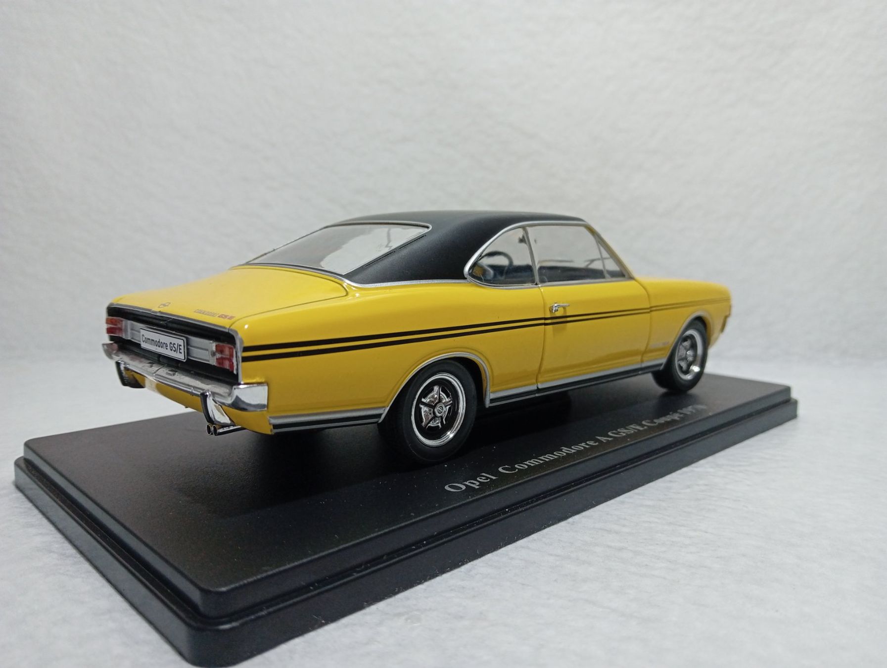 Opel Modellini d'auto: Opel Commodore A GS/E Coupe 1970 – Usato da Huttwil venduto da Secondtrain 1