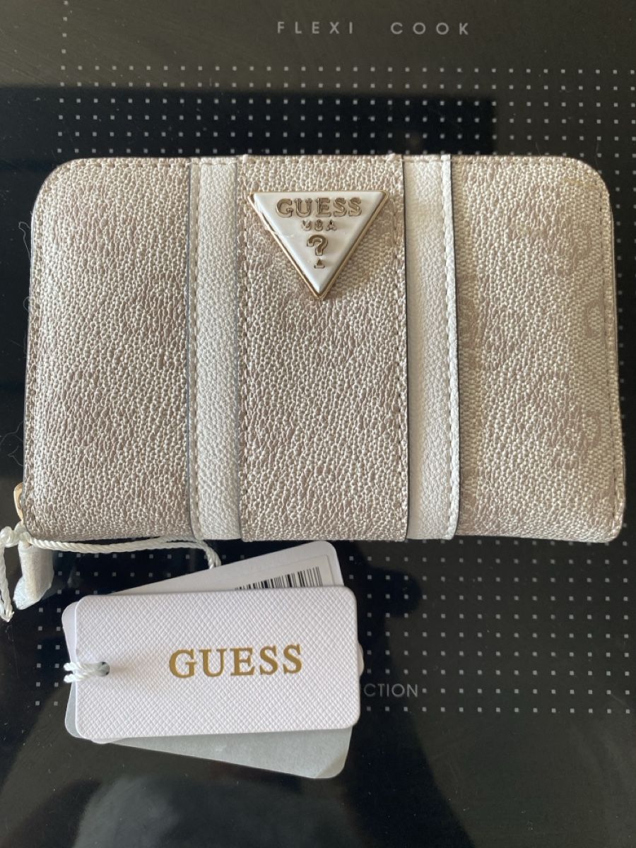 Guess Portemonnaies: GUESS Geldbörse – Neuf avec emballage d'origine à Wolfwil par ISAsShop