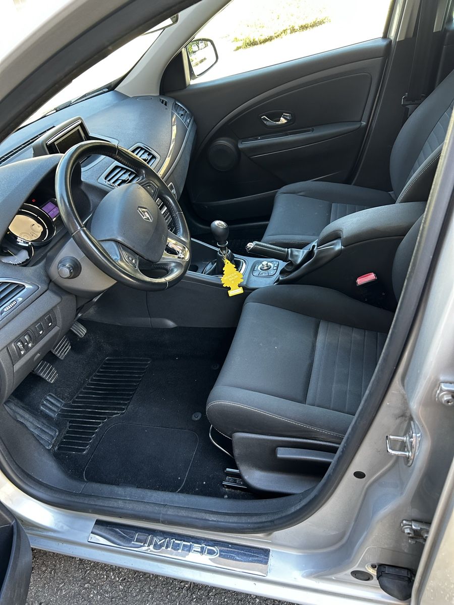 Renault Autos: Renault Megane 1.2 130 – Gebraucht aus Adelboden von kusi1993 2