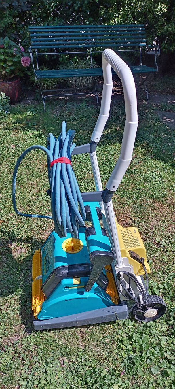 Dolphin Schwimmbad-Zubehör: Poolroboter Dolphin – Gebraucht aus Brugg AG von Flohzi 1