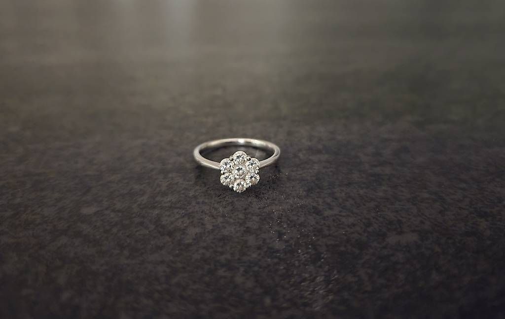 Anelli: Daisy Ring  18ct, 075ct 58 – Usato da Wolfhausen venduto da arbm 1