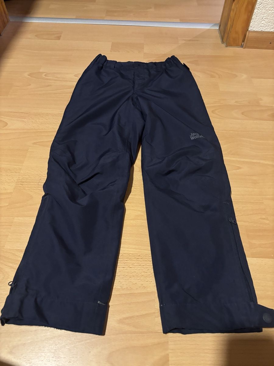 Jack Wolfskin Hosen: Top Jack Wolfskin Hose Gr 128 – Gebraucht aus Allschwil von CaSu-