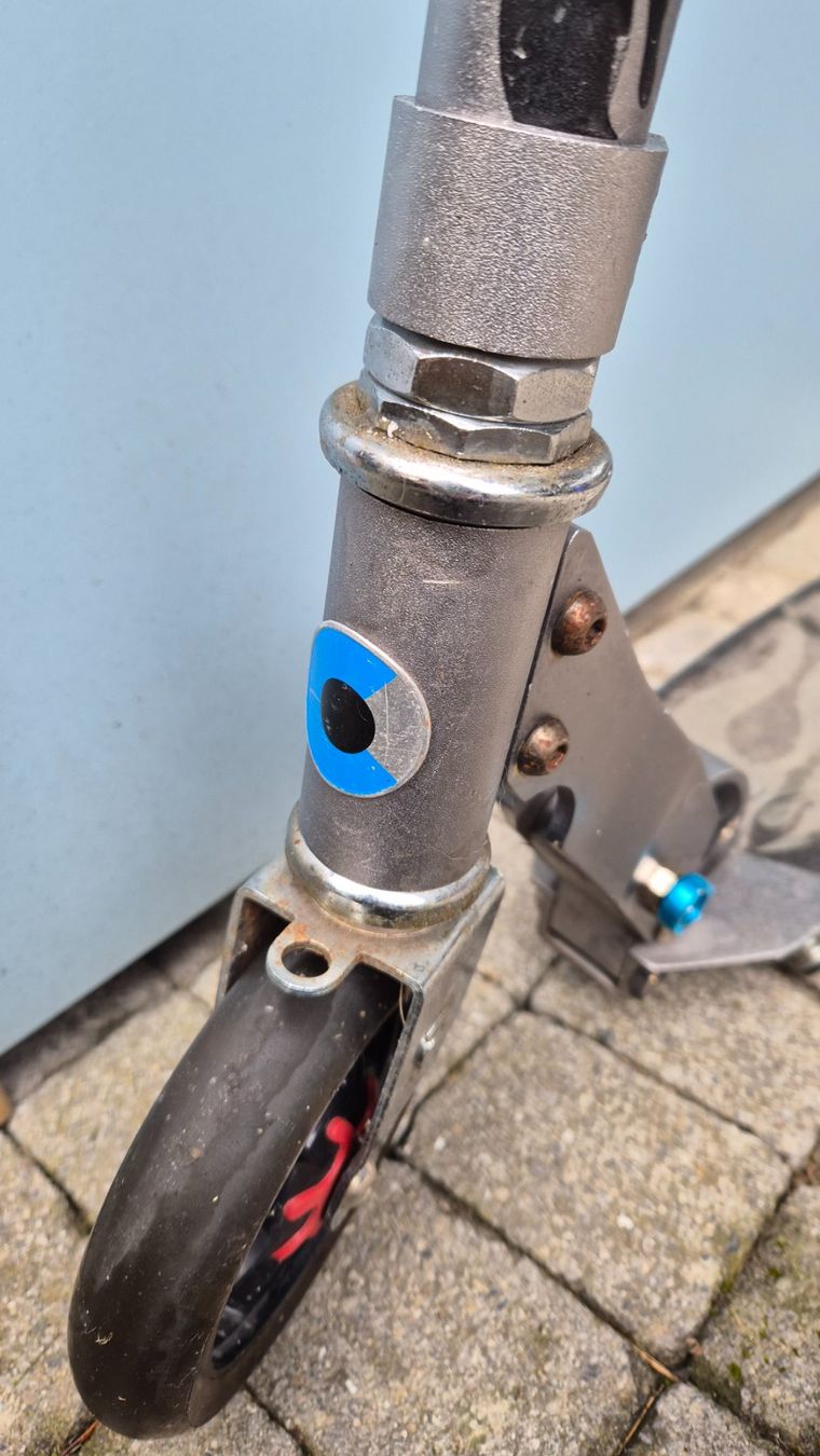 Scooter: Scooter Micro Erwachsene – Usato da Zürich venduto da Misen02 3