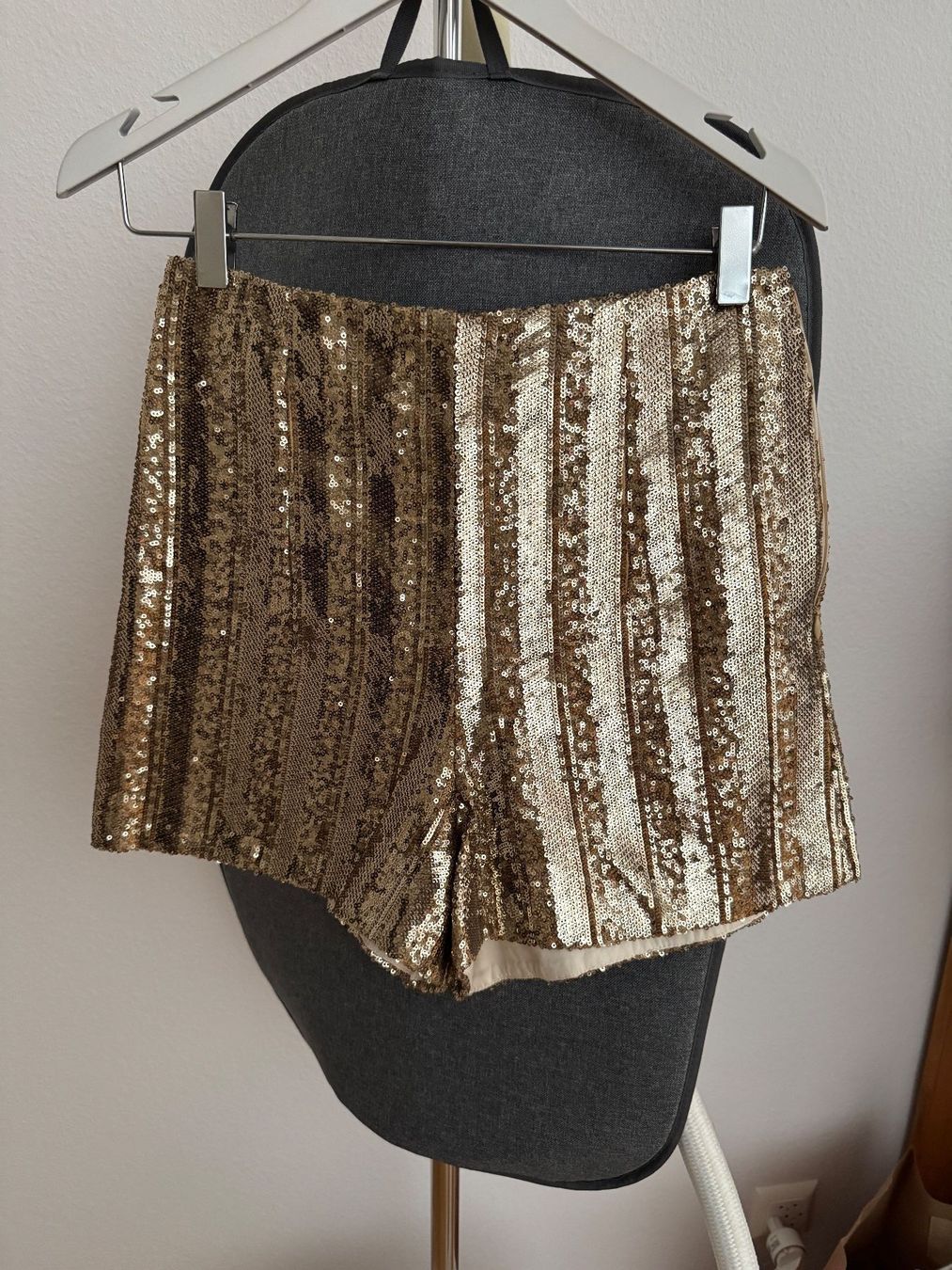 Sezane Pantaloni: Short Sezane – Nuovo (secondo la descrizione) da Neuchâtel venduto da emi_l9lh 2