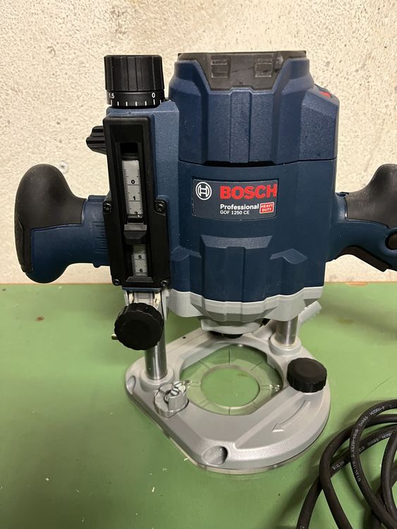Défonceuse Bosch Professional GOF 1250 CE - 1250W, 10 000-24 000 Tr/min - Avec L-BOXX Et Accessoires