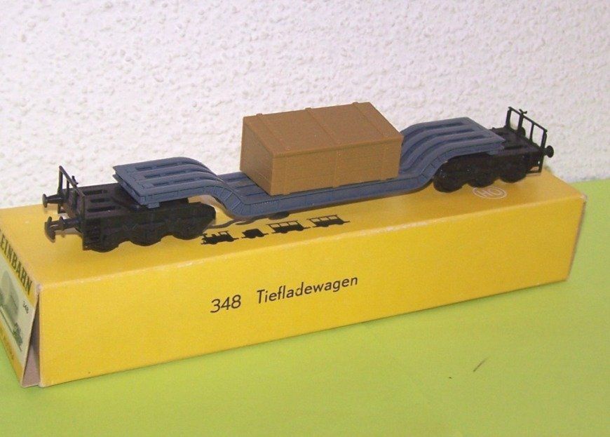 kleinbahn-h0-348-6-achs-tiefladewagen-mit-kiste-beladen-gebraucht-in