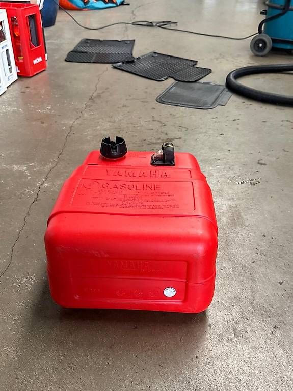 Accessori per altri veicoli: Kraftstofftank 25lt. – Usato da Speicher venduto da Mugge3 3