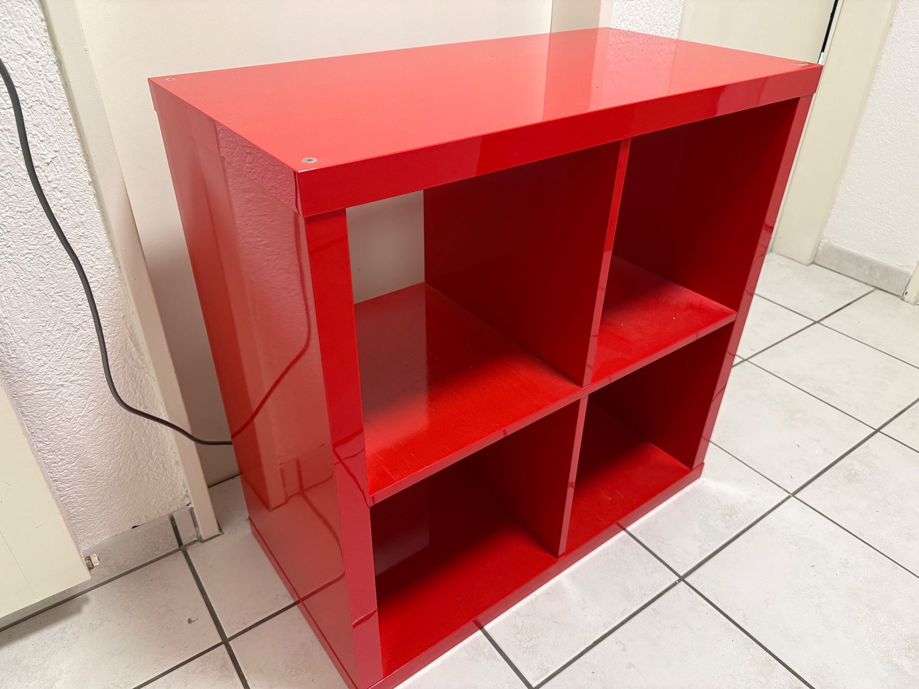 Ikea Étagères: IKEA Kallax 2x2 rot – D'occasion à Birmensdorf ZH par seb-oulba 1