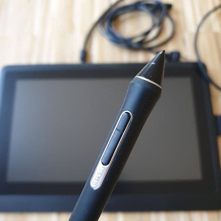 Tablettes PC: Wacom Cintic LCD Tablet Illustrationboard – D'occasion à Urnäsch par Nakamotix