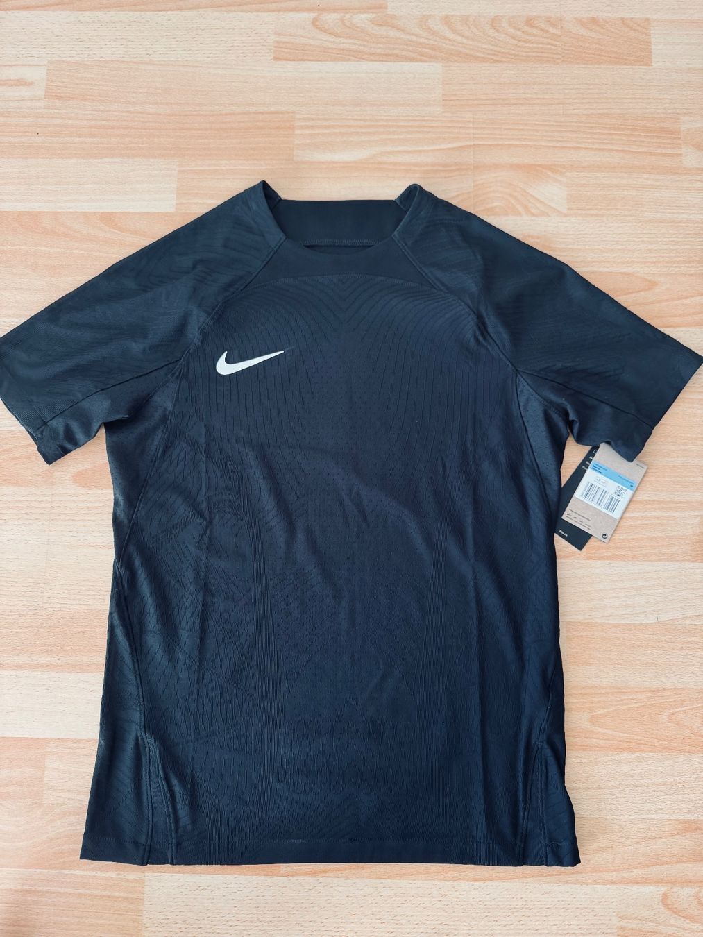 Nike T-shirt: Nike Performance – Nuovo e nell'imballaggio originale da Oftringen venduto da bmw_b8bm