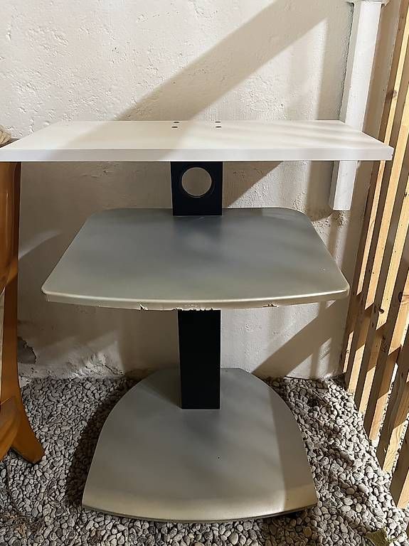Staffa per monitor: Table / TV holder – Usato da Zürich venduto da sar_wrn5 1