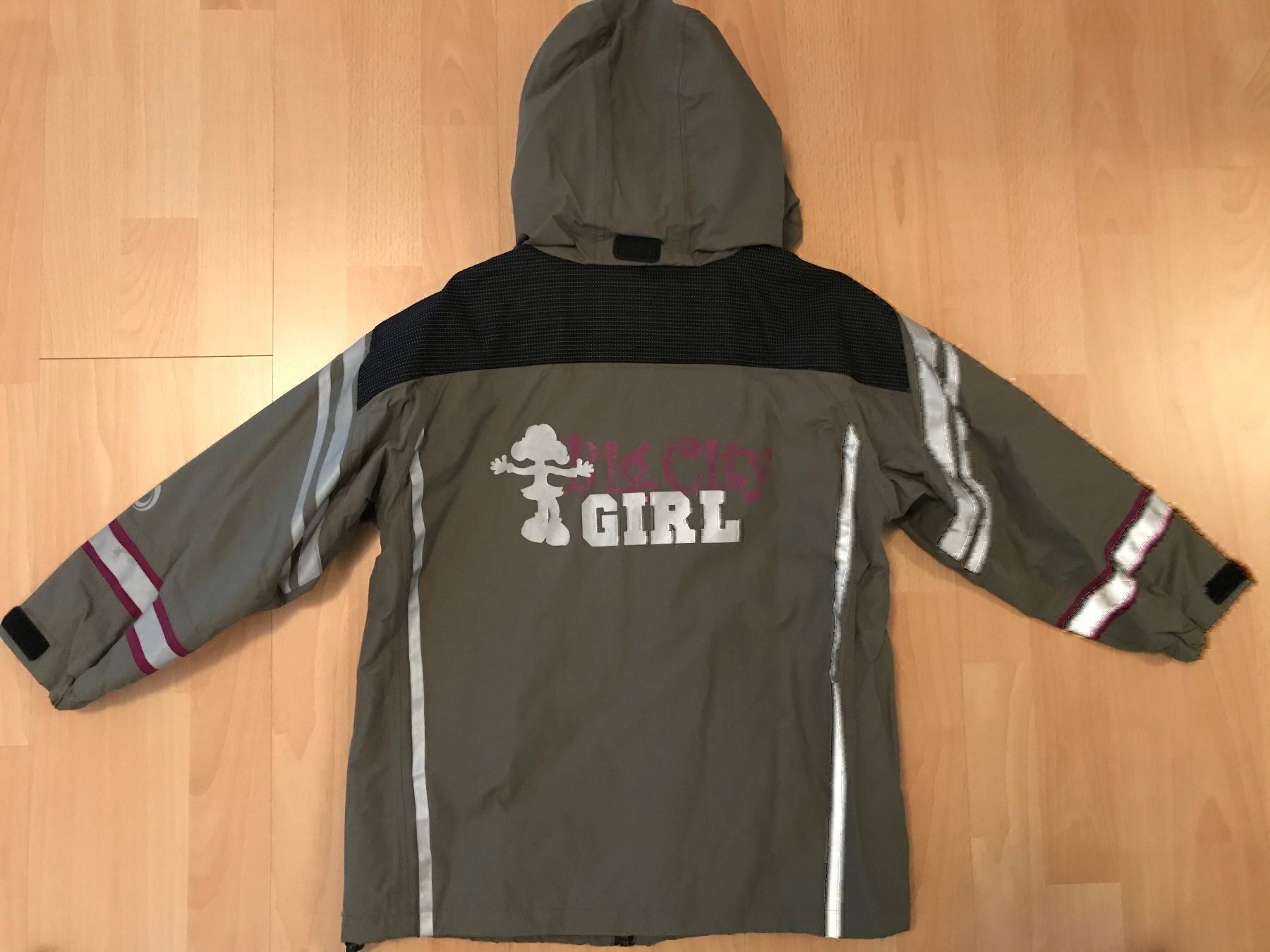 Giacche & Cappotti: Schöne Jacke, Gr. 128, nagelneu – Nuovo e nell'imballaggio originale da Hünenberg See venduto da spartakus02 1