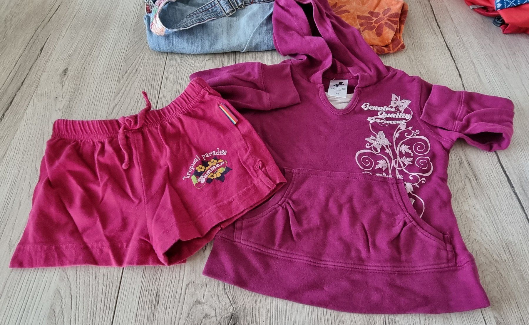 Lotti & Set di vestiti: Kleiderpaket für Mädchen gr.98 – Usato da Grossdietwil venduto da GNOM313 2