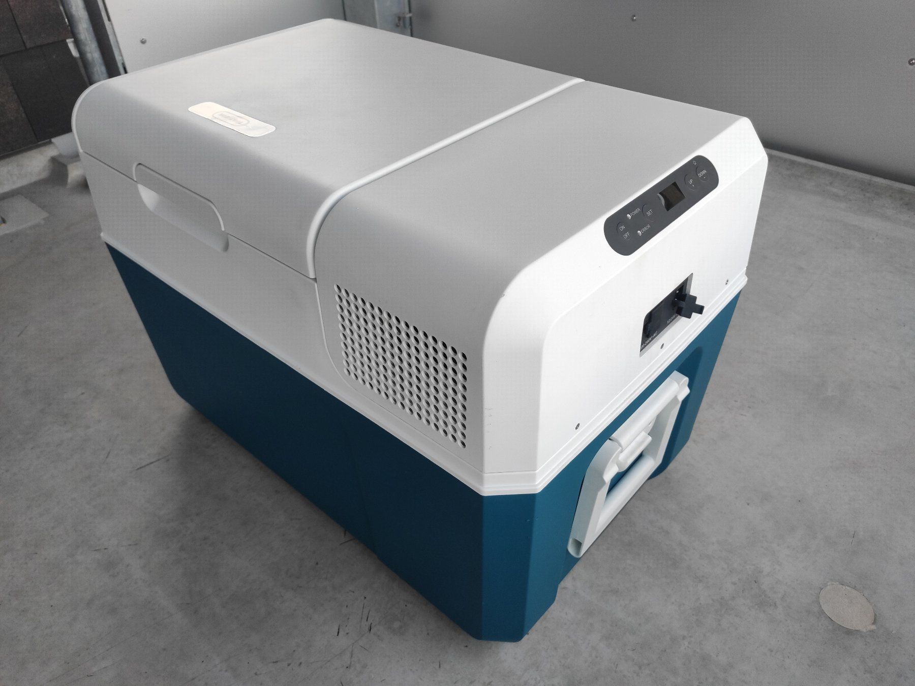 Mobicool Réfrigérateurs et refroidissement: Mobicool MCF60 – Neuf (Voir description) à Zug par leo-felix