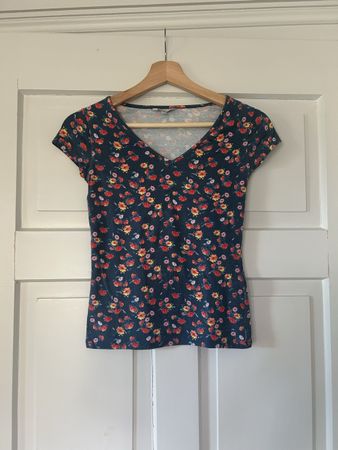 C&A Sommershirt XS mit Blumenmuster!