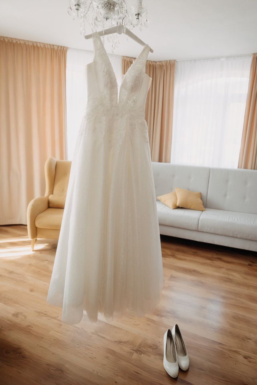 Vestiti: Elegantes Hochzeitskleid in Ivory – Usato da Zürich venduto da sta_hr9h 3