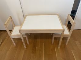 IKEA Kindertisch mit zwei Stühlen Holz
