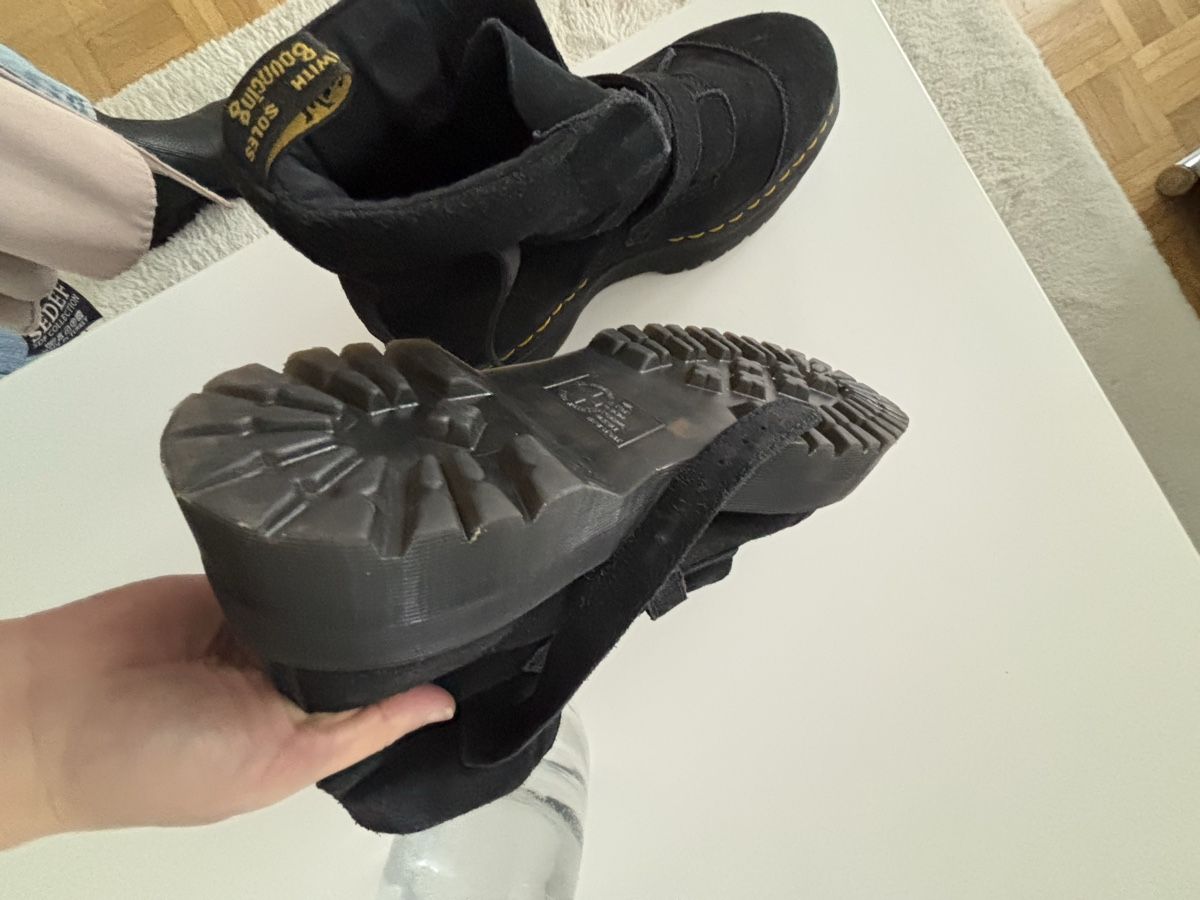 Dr. Martens Damenschuhe: Dr Martens taille 43 dain – Neu (gemäss Beschreibung) aus Brügg BE von rah_mqh8 8