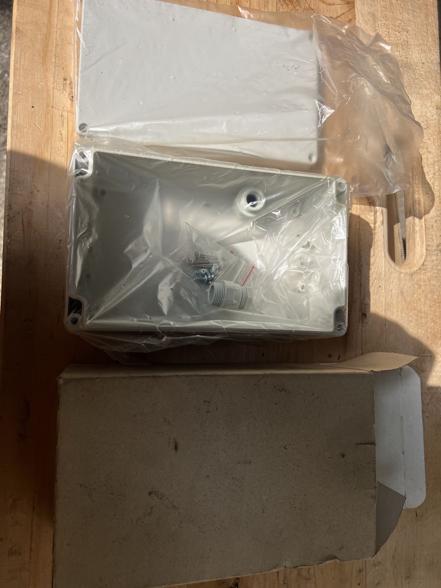 Stromzufuhr: 2 Stromkästen neu mit Verpackung  – Neu und originalverpackt aus Neuenhof von Willi111 1