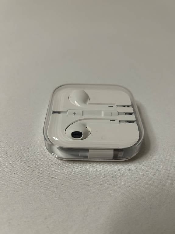 Casques audio: Cuffie originali Apple (Lightning) – D'occasion à Lugaggia par eri_bf2l