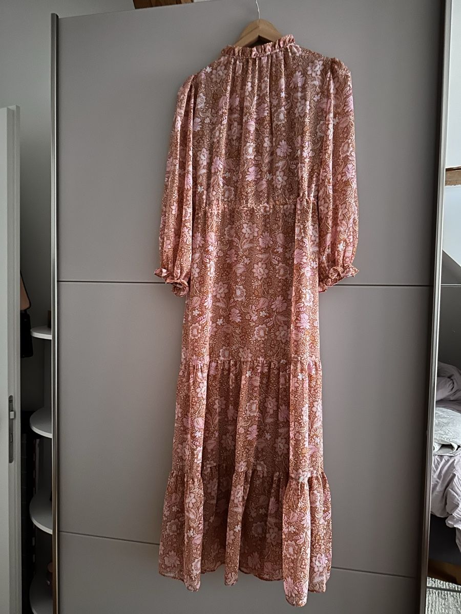 Vestiti: Neues Maxikleid mit Blumenmuster, Grösse 36/S – Nuovo (secondo la descrizione) da Bern venduto da WiederWert 2