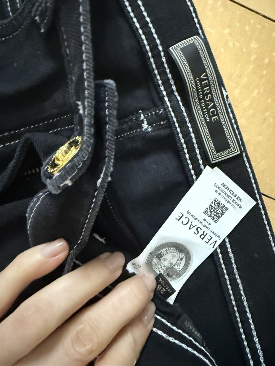 Versace Jeans: VERSACE limited edition flared jeans – Nuovo (secondo la descrizione) da Baden venduto da agora_newgeneration 2