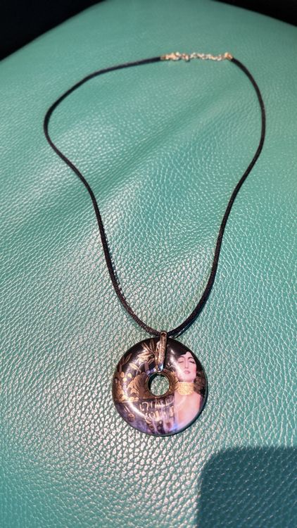 Collier Pendentif Moustache Noir/Or – Chaîne 50 Cm, Style Fun Et Élégant