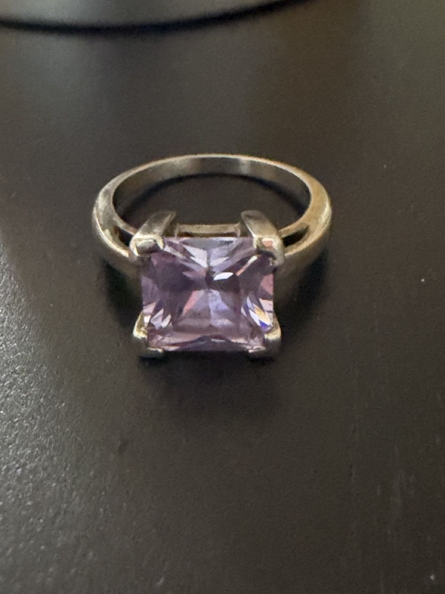 Bagues: Ring Silberfarbig lila Stein  – D'occasion à Widnau par kustercarmen 8