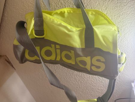 Kleine Adidas Sporttasche