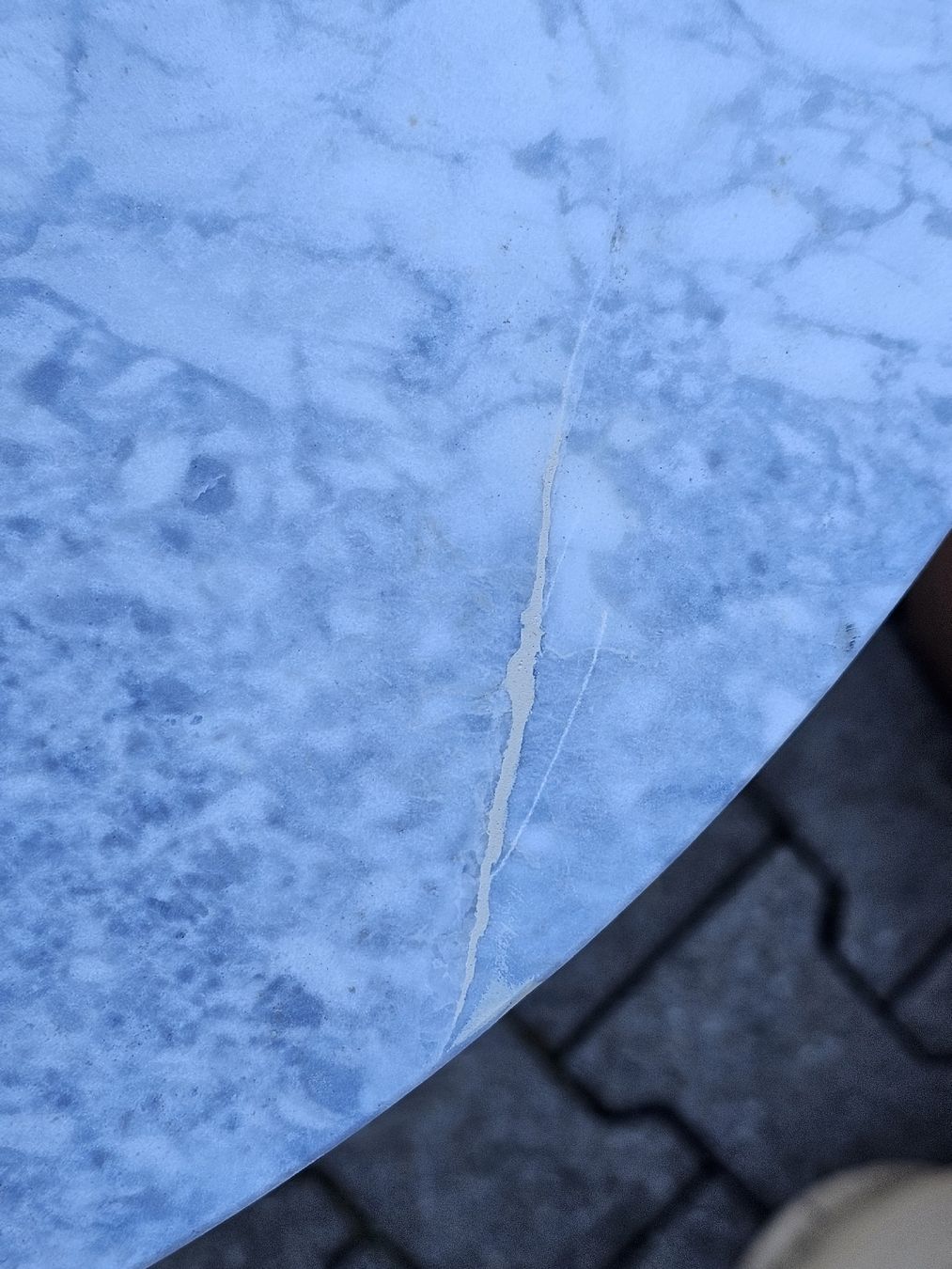 Set di tavolo e panche: Bistrotisch Marmortisch Metallstuhl – Usato da Villnachern venduto da hasta08 7