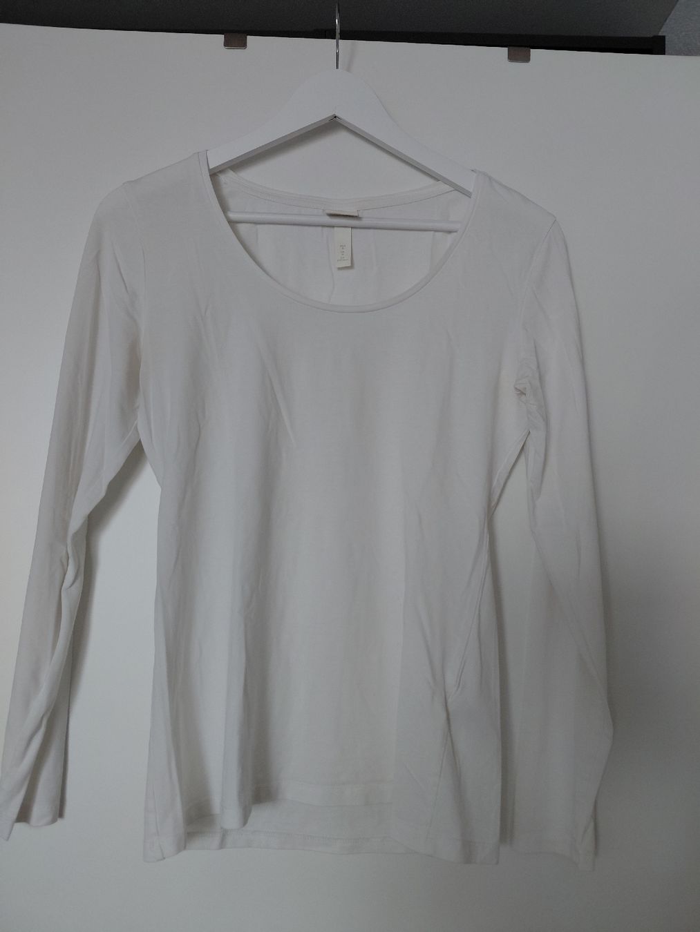 H&M T-shirt: Weisses Basic Shirt Langarm von H&M – Nuovo (secondo la descrizione) da Geuensee venduto da sonnenstunden