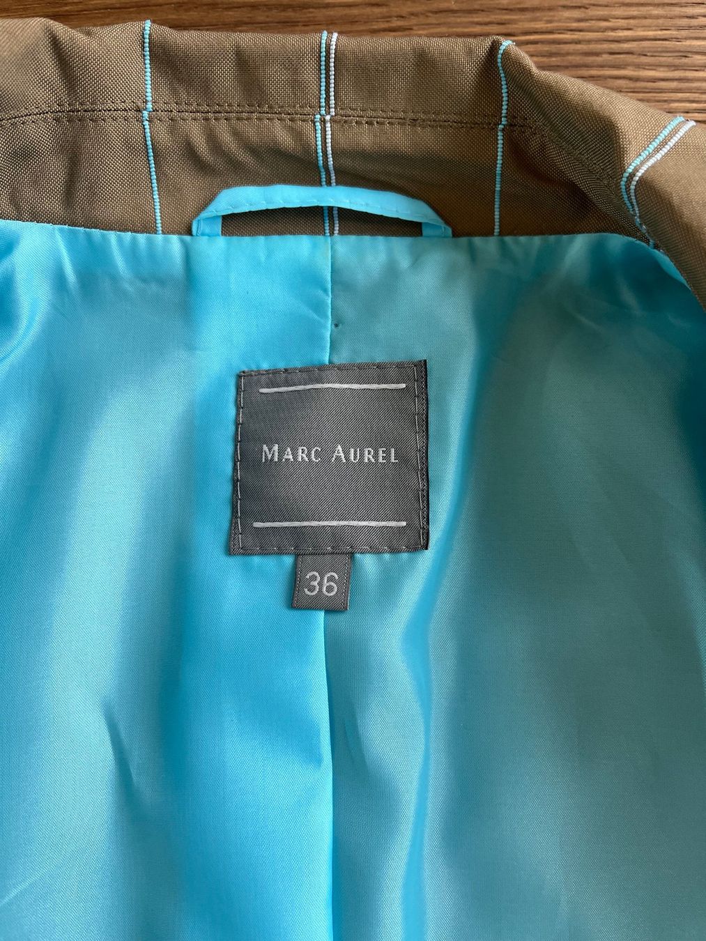 Giacche: Marc Aurel Blazer Jacke, hellblau gestreift, Gr. 36 – Usato da Affoltern am Albis venduto da Blackrhythm 7