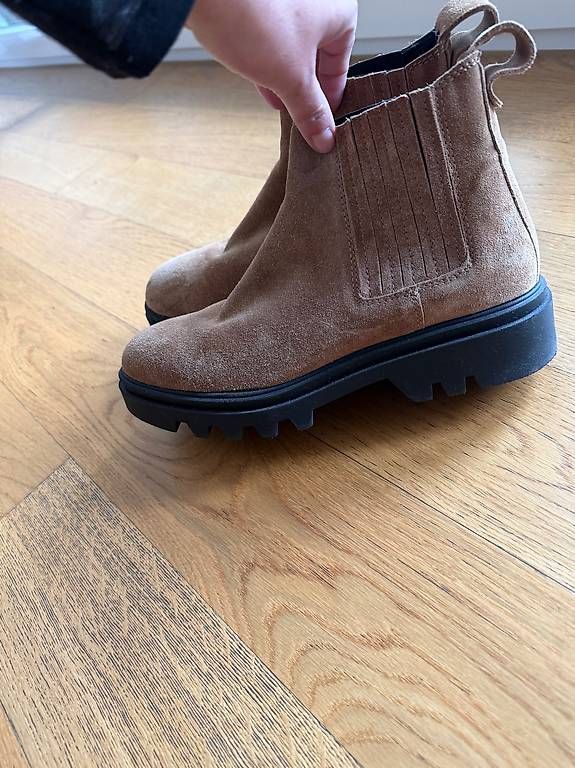 Scarpe da donna: MASSIMO DUTTI LEATHER SHOES SIZE 38!!! – Usato da Wallisellen venduto da Marij1986 2