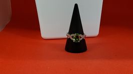 Wunderschöner Ring mit grünem Stein, Grösse 57, neu!