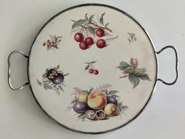 Plat à tarte ancien en porcelaine avec anses, motifs fruits