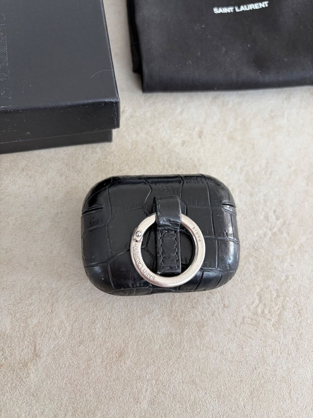Apple Cover & Protezioni schermo: Saint Laurent AirPods Pro Leder Case Original – Usato da Lachen SZ venduto da dar_hjg9 2
