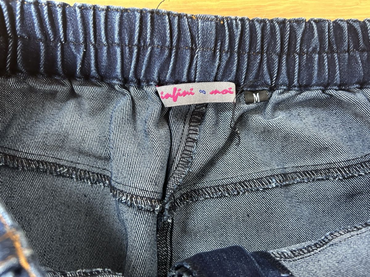 Pantaloni: Pantalon court en jeans – Usato da Daillens venduto da guisepa 3