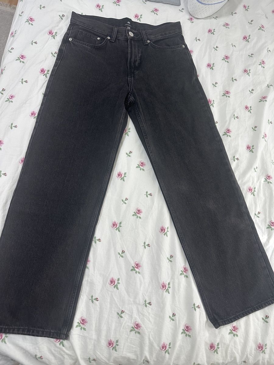 H&M Jeans: H&M Jeans, Straight Relaxed Fit – Nuovo (secondo la descrizione) da Oberurnen venduto da nes_8xqt