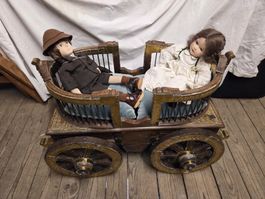 antiker Puppenwagen