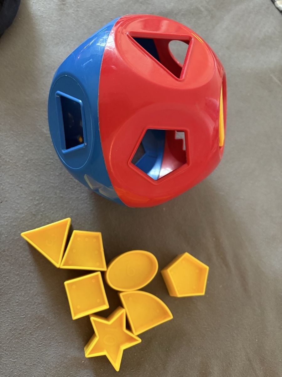 Giocattoli: TUPPERWARE palla didattica con forme geometriche – Usato da Novazzano venduto da jen_hx8j 1