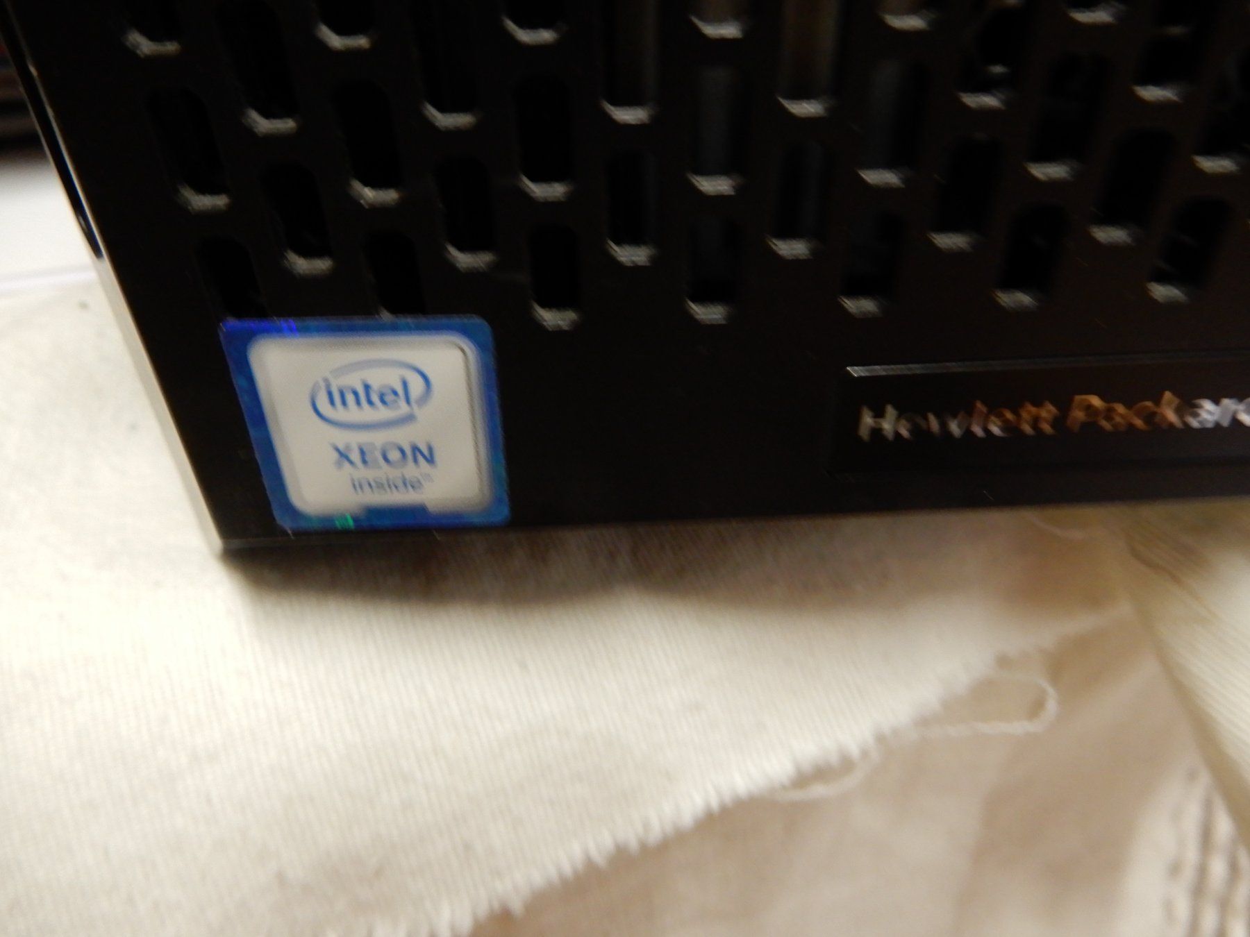 Hewlett Packard Server: HP ProLiant ML30 Gen9 Server Intel Xeon ohne HD – Gebraucht aus Worben von MaKo3252 2